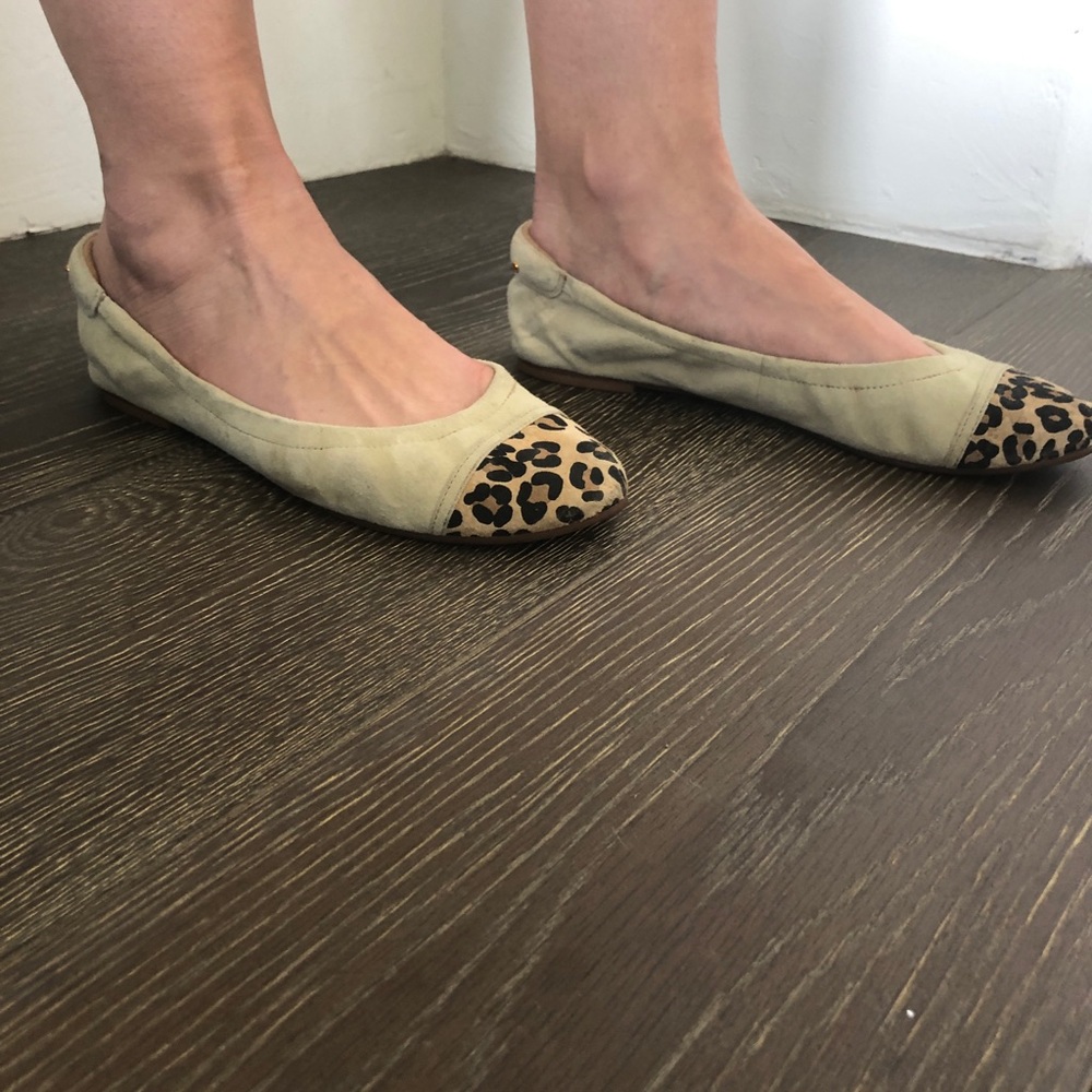 Bone color w/ leopard print toe ballerinas suede